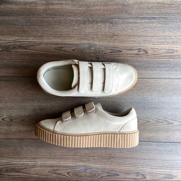 sold // urban outfitters platform fashion sneaker - Picture 3 of 12